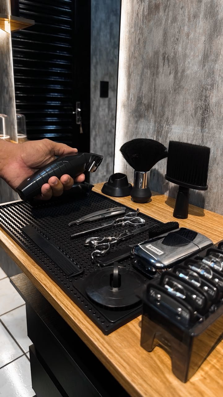 Máquina e ferramentas de barbearia